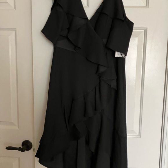 LAUNDRY BY SHELLI SEGAL Crepe Back Satin Ruffle Cocktail Dress Black 6 - Picture 5 of 5